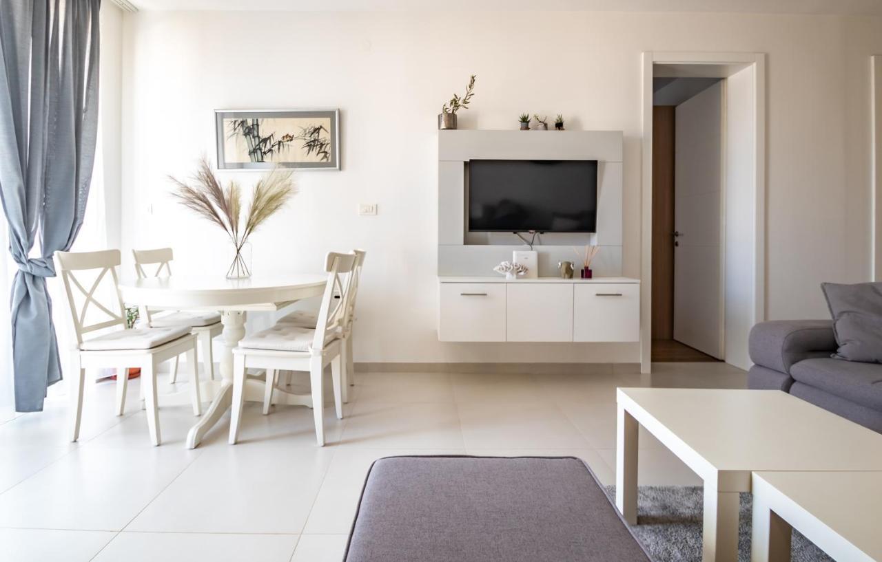 Ferienwohnung Boutique La Perla Jacuzzi Murter Exterior foto