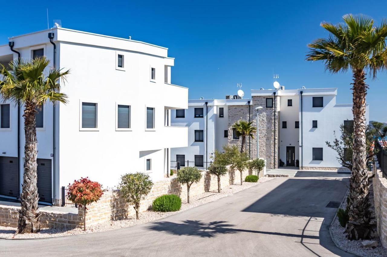 Ferienwohnung Boutique La Perla Jacuzzi Murter Exterior foto