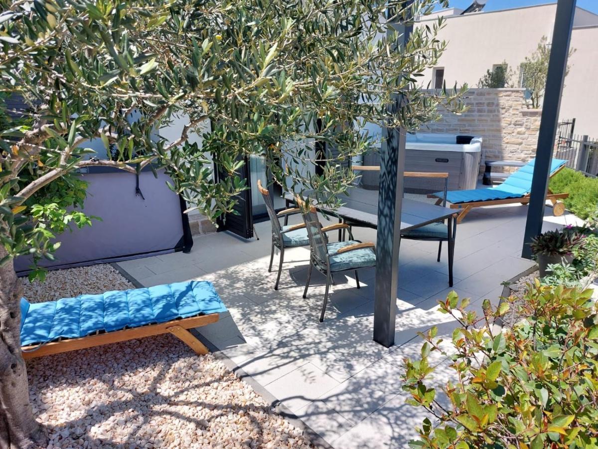Ferienwohnung Boutique La Perla Jacuzzi Murter Exterior foto